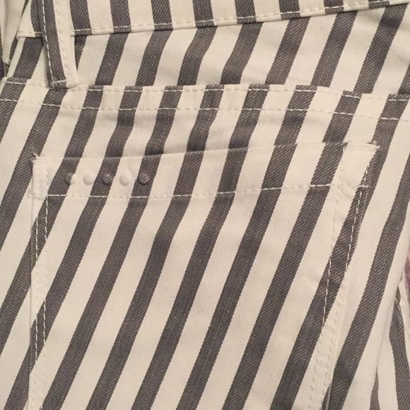 URBAN OUTFITTERS JEANS - Picture 7 of 8